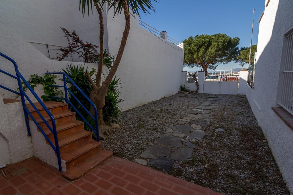 Agi Port De Rosas Apartment Room photo